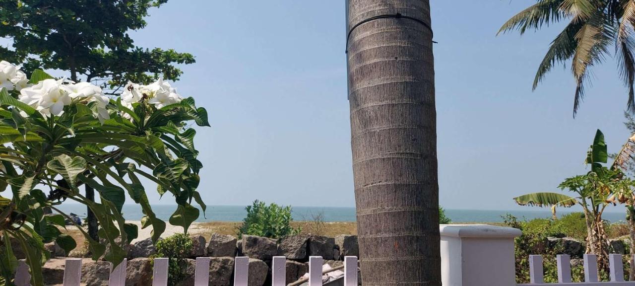 Happy Seas Beach Villa Alappuzha Экстерьер фото